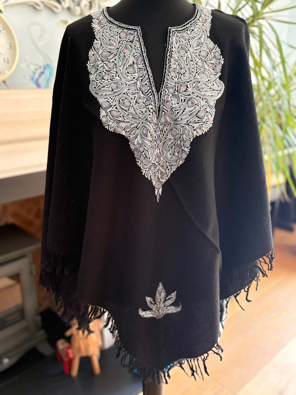 Women's Pure Wool Embroidered Poncho - Black/Grey