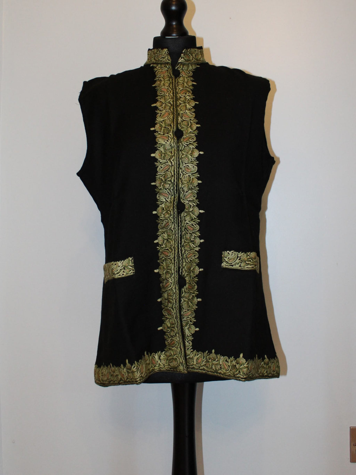 Women's Pure Wool Embroidered Waistcoat - Black/Green