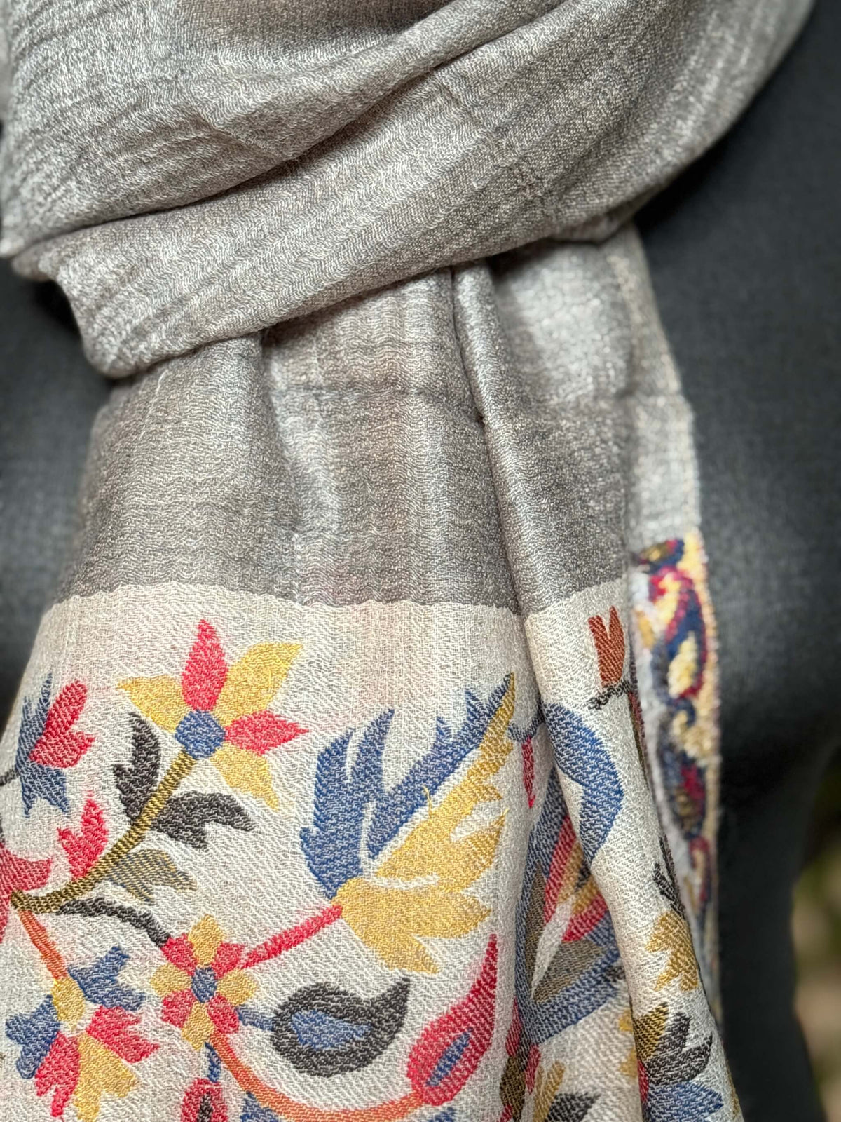 Grey Fine Wool Stole with Kani palla (Border)