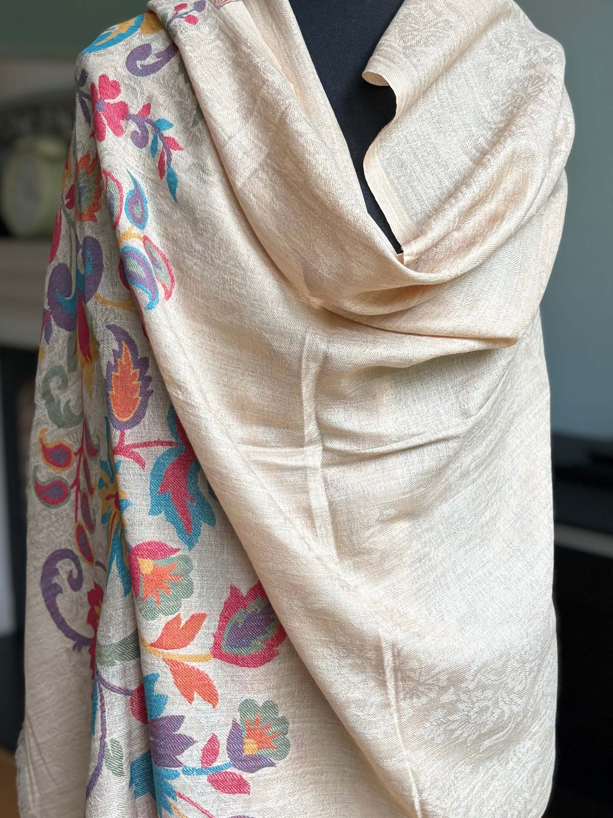 Kani Pure Wool Stole - Beige with border