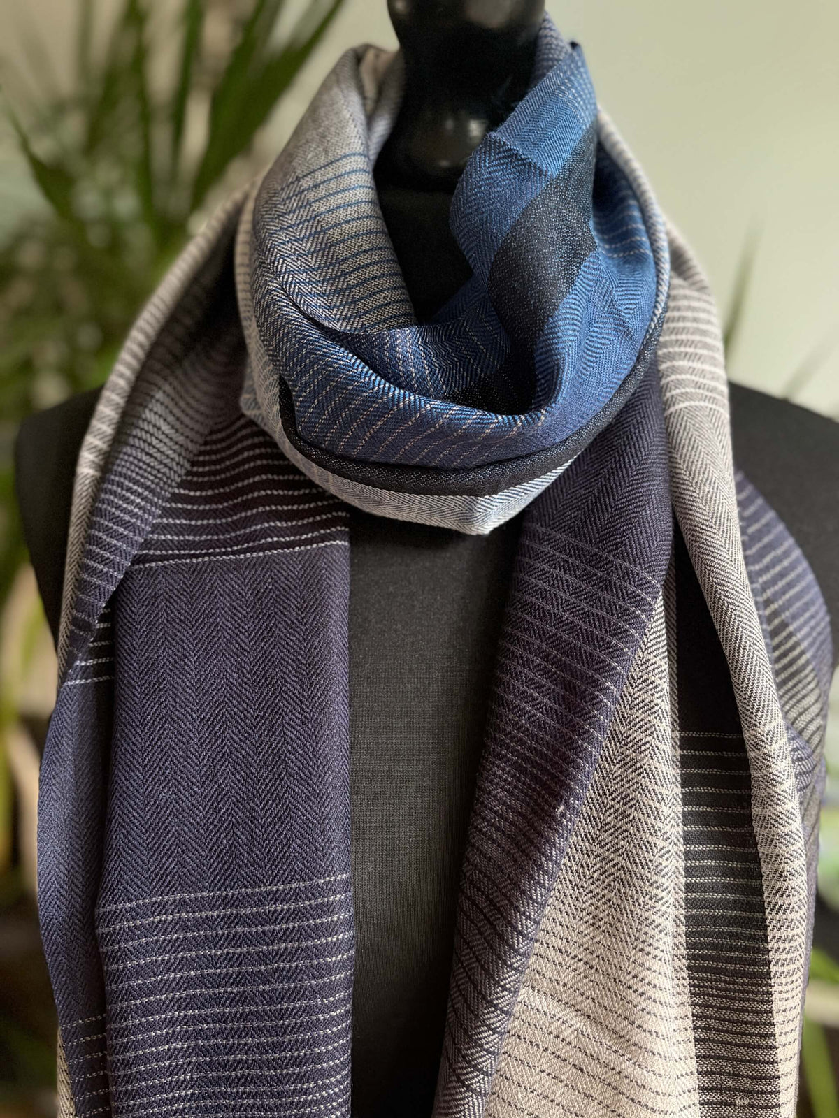 Men's Pure Pashmina Scarf – Navy blue and Grey