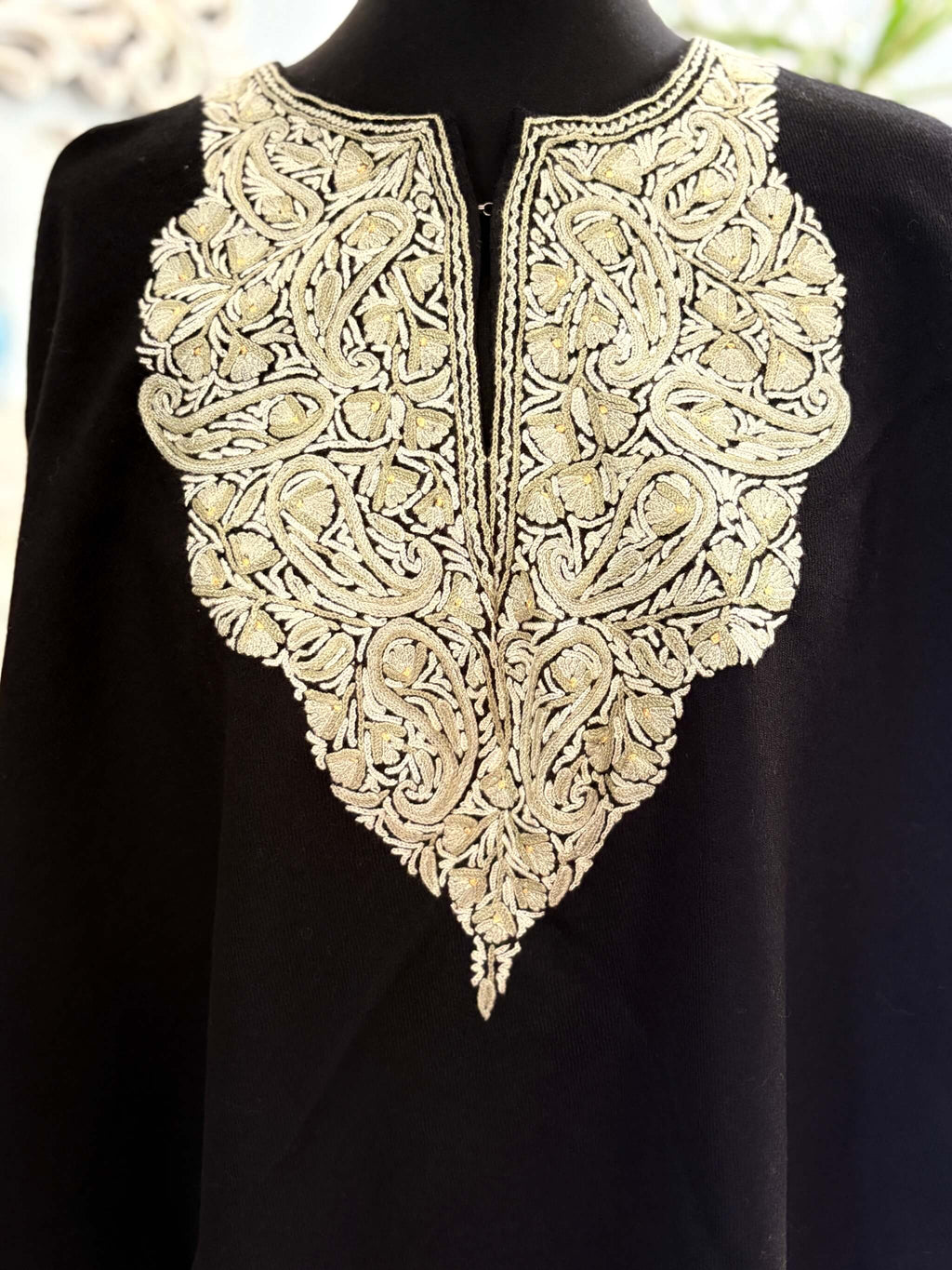 Women's Pure Wool Embroidered Poncho - Black/Green
