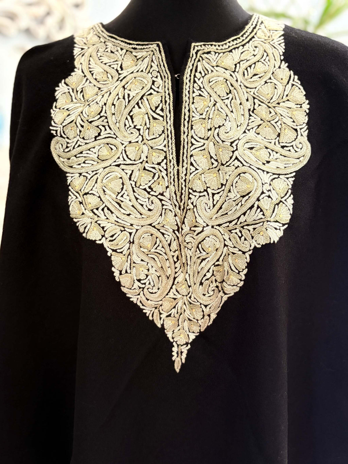 Women's Pure Wool Embroidered Poncho - Black/Green